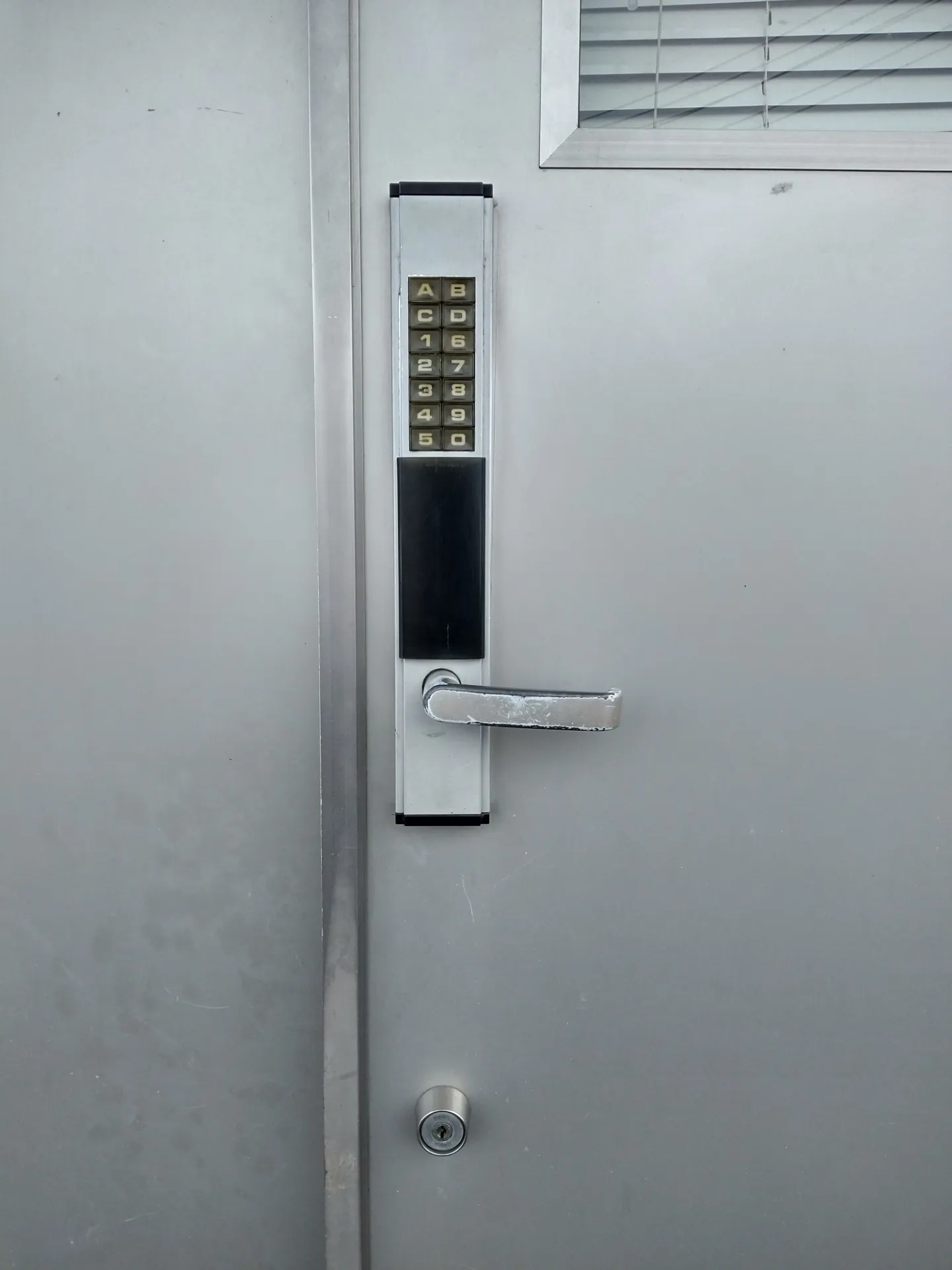 【長野市】キーレックス新規取付工事です。